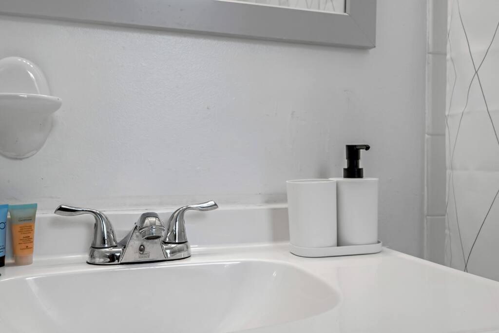 Hbg 1Br: Modern Vintage Gem Apartment Harrisburg Bagian luar foto